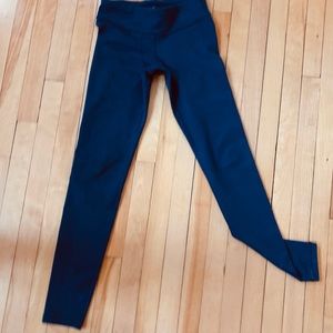 Iviva girls size 10 blue leggings girls lululemon